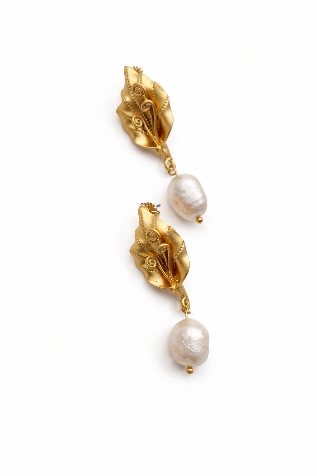 Giverny collection - Small Pearl Earrings