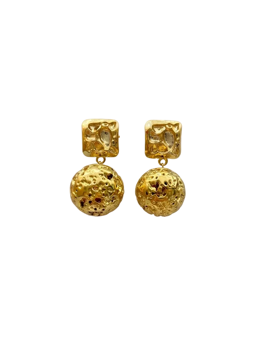 Cassis collection - Medium Cassis Earrings With Lava Orbs