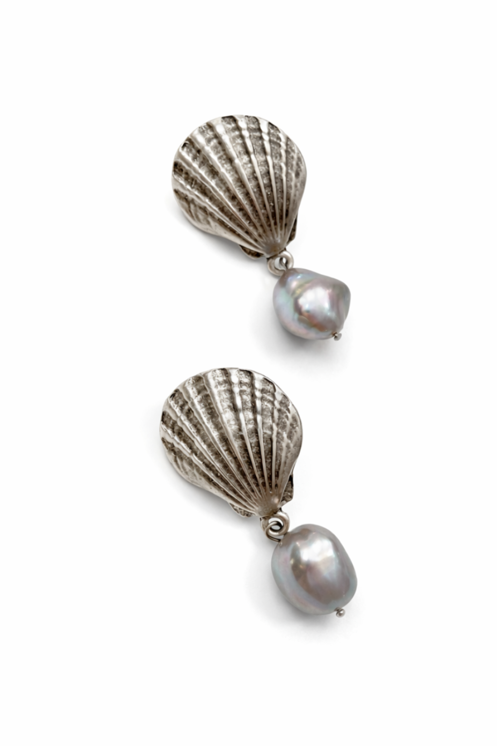 Marseille collection - Grey Pearl Silver Shell Earrings