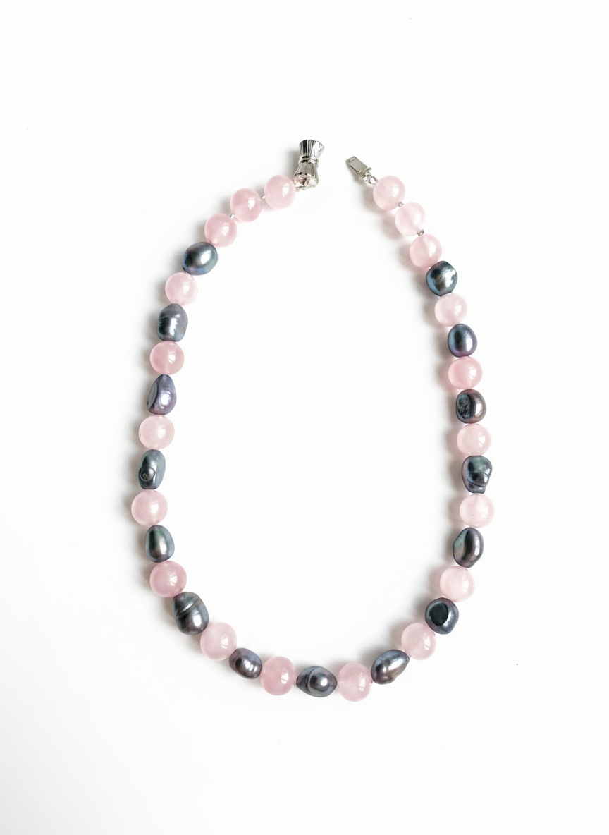 Cassis collection - Small Peacock Pearl and Rose Quartz Necklace